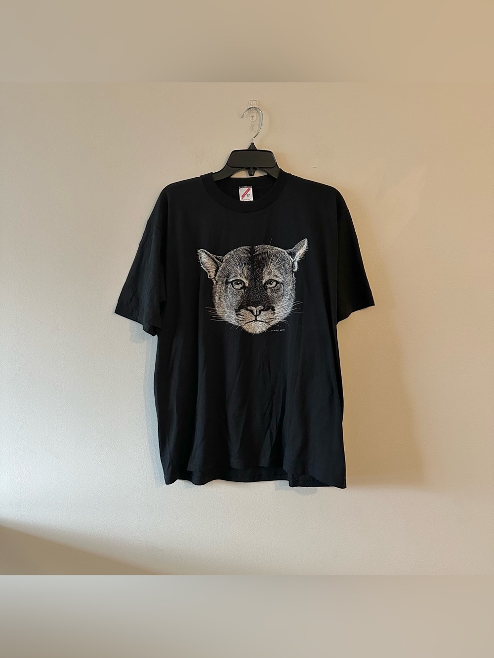 Vintage 90s Big Cat Cougar Kitty Black Graphic Tee T Shirt USA XL

Some fading /